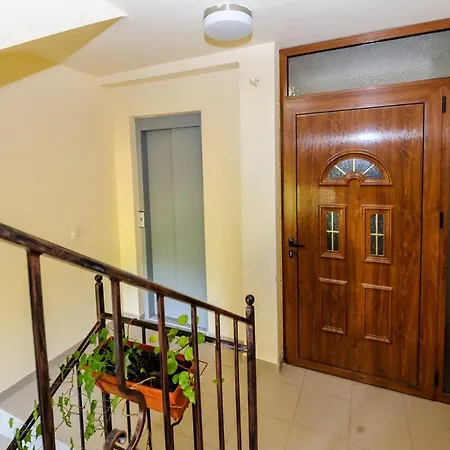 Sandanski Holiday Apartment