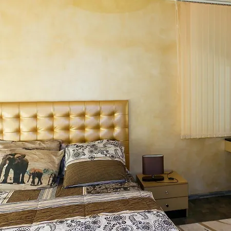 Sandanski Holiday Apartment شقة