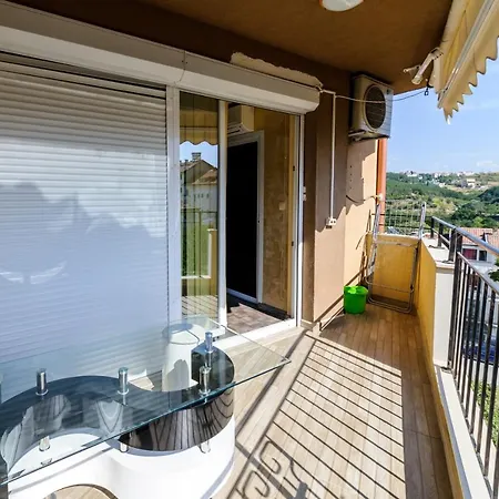 Sandanski Holiday Apartment